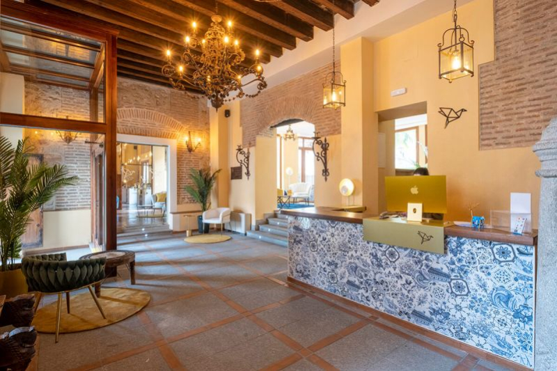 Lhost Y HOTEL CETINA PALACIO AYALA BERGANZA